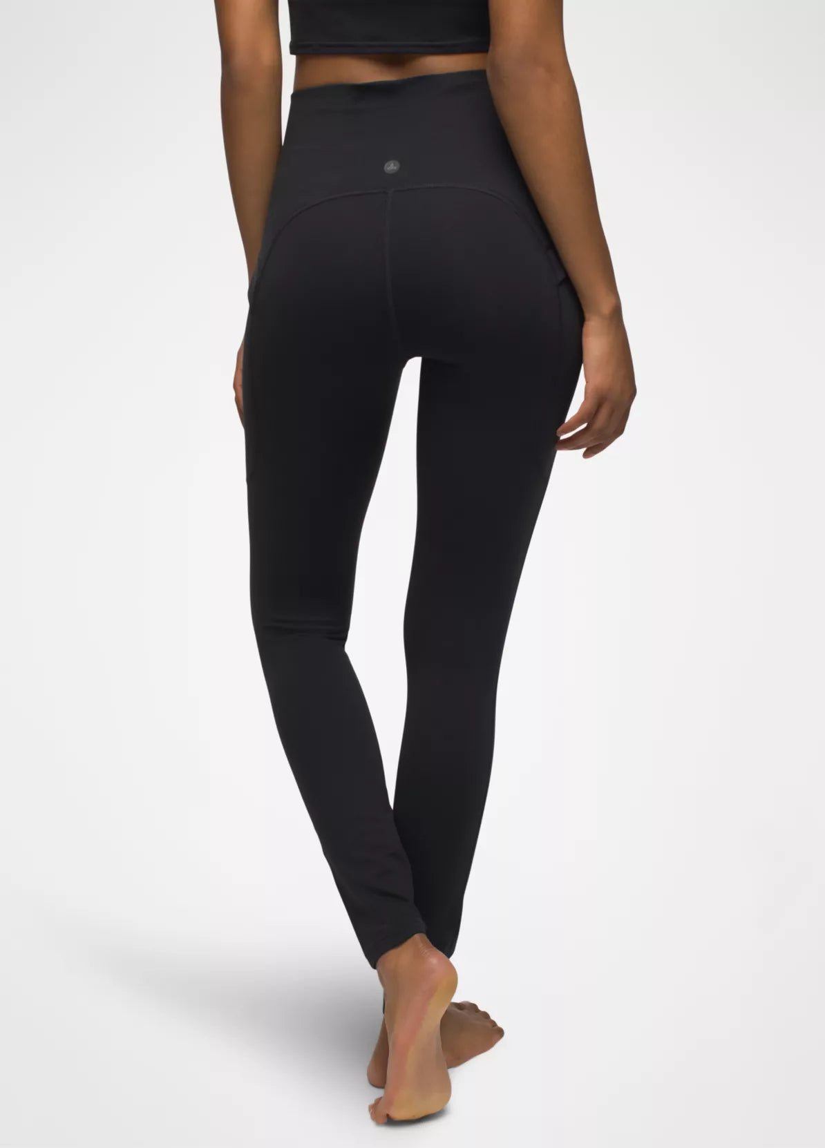 Chakara Prana Pocket Leggings: Sustainable and Functional Yoga Wear